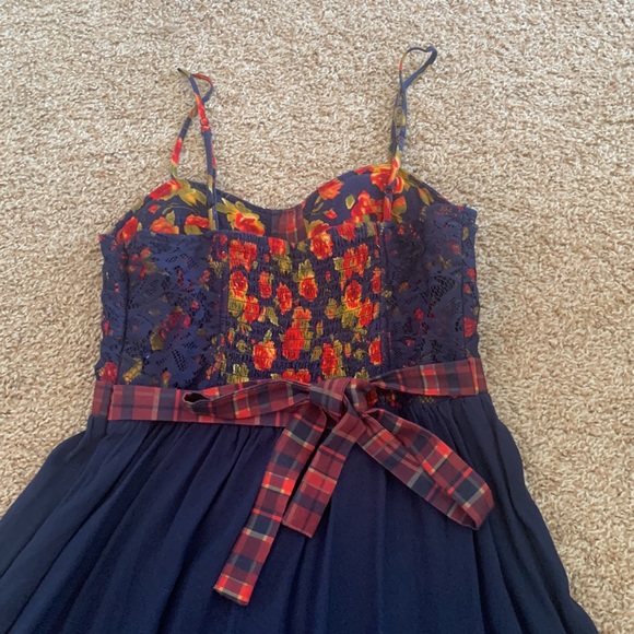 Summer dress - Picture 2 of 3